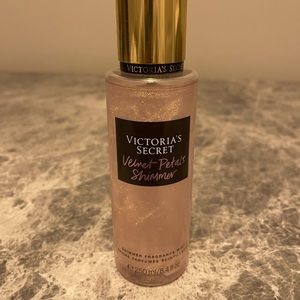 Velvet petals shimmer VS